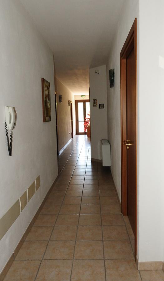 Hotel San Remo Сан Дзено ди Монтаня Екстериор снимка