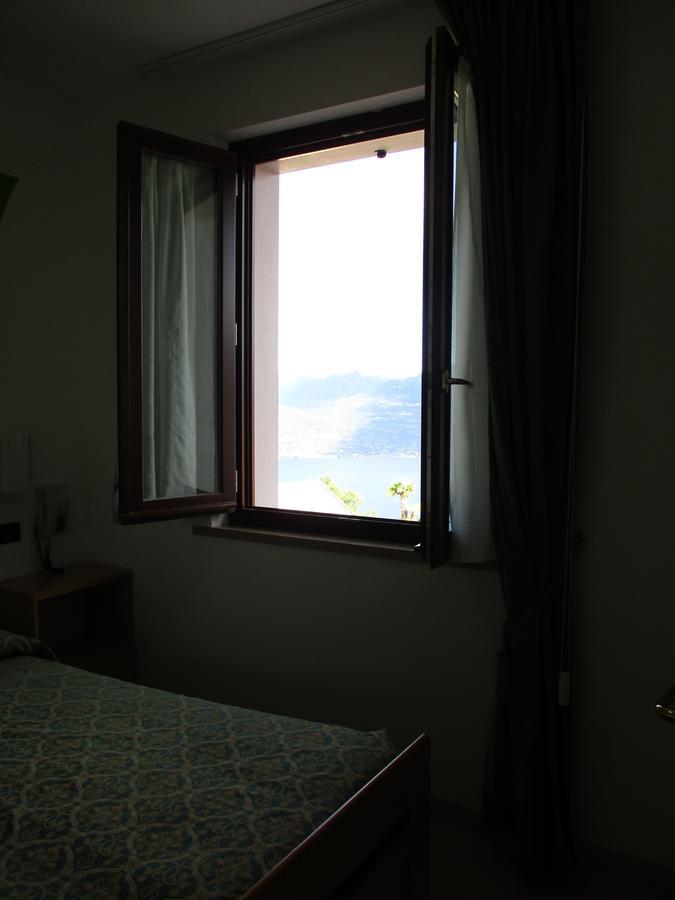 Hotel San Remo Сан Дзено ди Монтаня Екстериор снимка